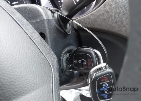 2018 Hyundai Santa Fe Se from USA, damaged, VIN KM8SM4HFXJU283235